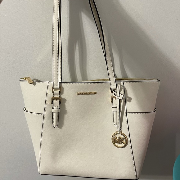 Michael Kors purse - Picture 1 of 1